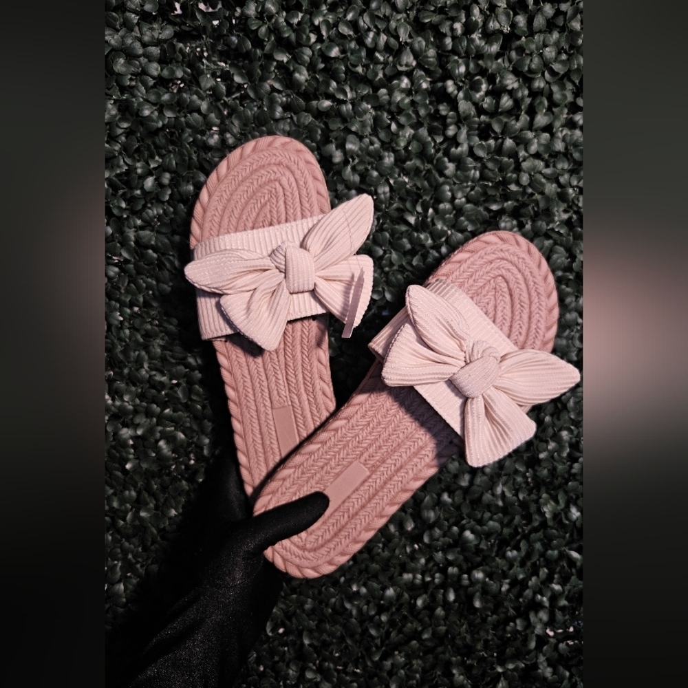 Chic Cream Bow Sandals